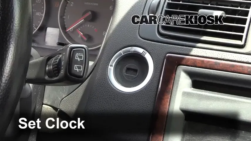 2007 Volvo V50 2.4i 2.4L 5 Cyl. Clock